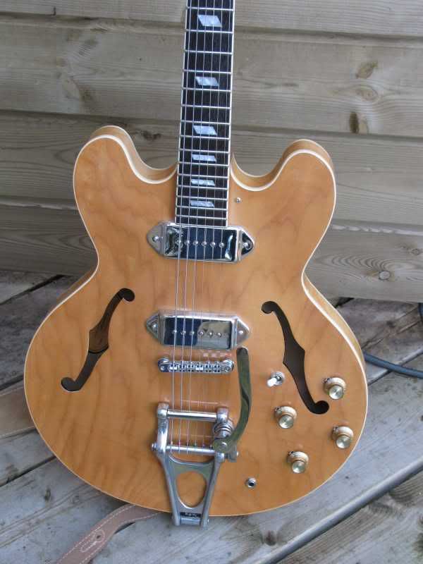 epiphone casino vibrato