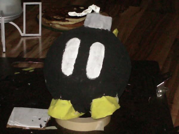 Forum Image: http://i93.photobucket.com/albums/l51/RaeRae-Chan/Papier_Mache_Bob_omb_by_MissRaeRaeHijiri.jpg