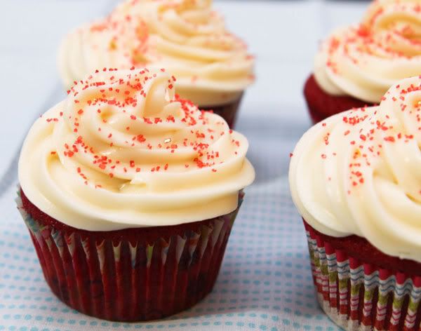 Forum Image: http://i93.photobucket.com/albums/l51/RaeRae-Chan/red-velvet-cupcakes-1.jpg