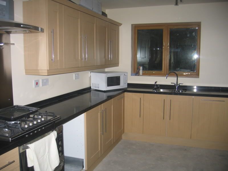 kitchen004.jpg