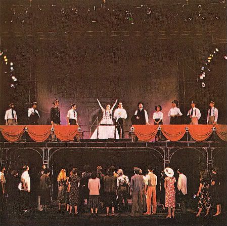 re: Evita's original set design