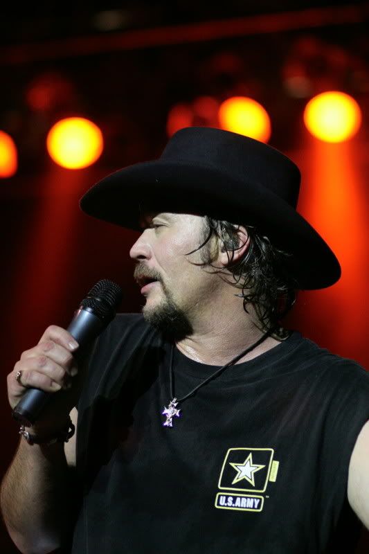 IMAGE: http://i93.photobucket.com/albums/l60/stoy17/Tritt/IMG_39251.jpg