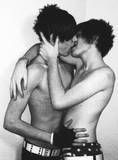 hot emos kissing Pictures, Images
and Photos