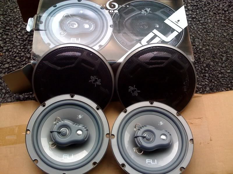 **Sony Headunit, Amplifier, FLI door speakers, Wiring kit** Vauxhall