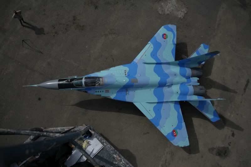 http://i93.photobucket.com/albums/l68/ef-hc/mig-29/IMG_4028.jpg
