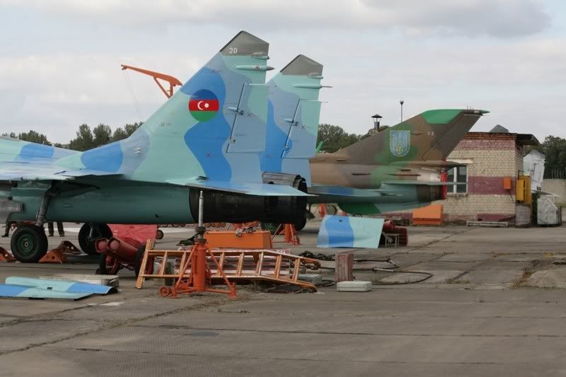 http://i93.photobucket.com/albums/l68/ef-hc/mig-29/IMG_4216.jpg