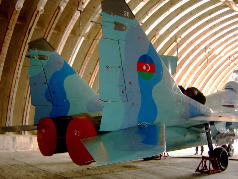 http://i93.photobucket.com/albums/l68/ef-hc/mig-29/MiG-2920Az_20_9-51205B55D.jpg