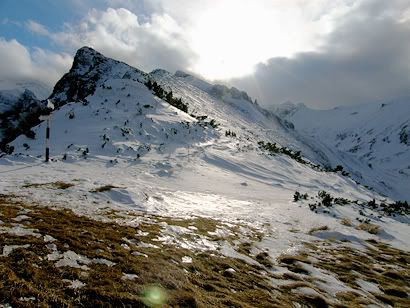 Photography Blog, mountain, snow, ice, sun, glare, Malaiesti, Bucegi, Romania, sign post