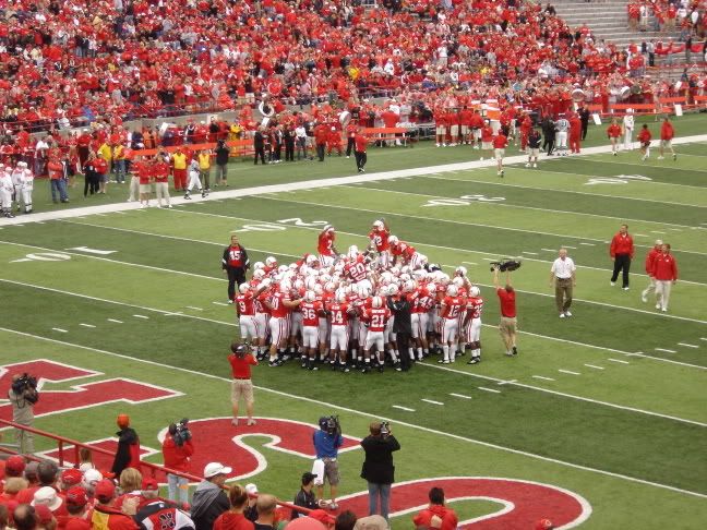 Huddle2.jpg