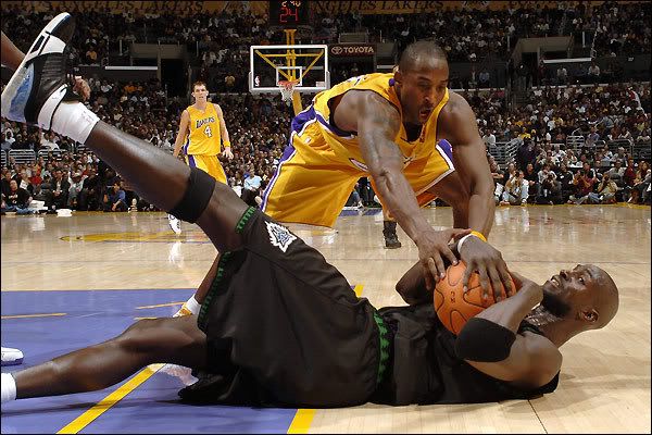 Kevin Garnett faces the Lakers
