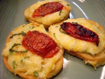 Roasted Tomato &amp; Cheese Crostini