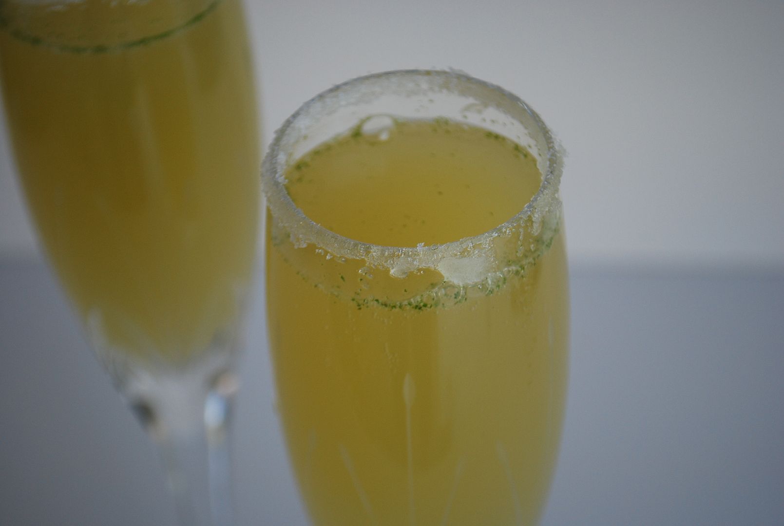 Limoncello champagne cocktail