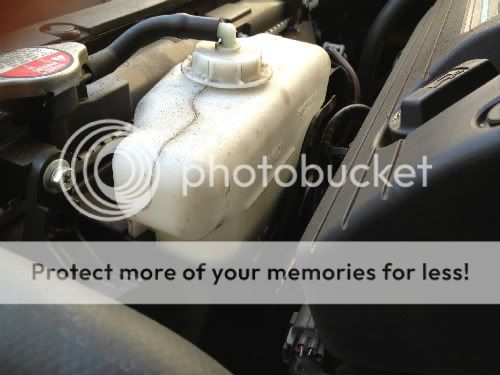 Honda accord coolant inspection, Make sure the coolant is between the minimum and maximum indicators
